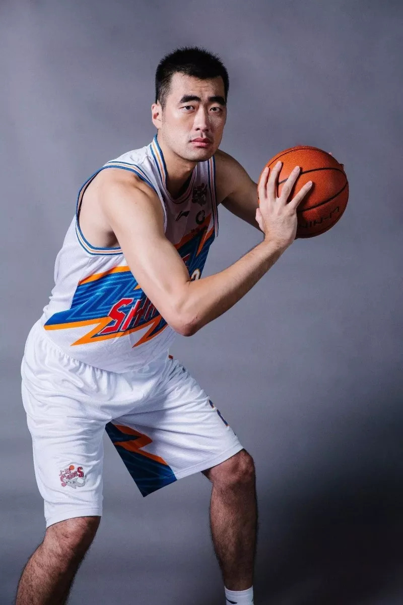 孟菲斯灰熊训练开放日，加时末段手感冰凉引欢呼，CBA常规赛在即，身体对抗强度拉满的简单介绍-开云在线入口