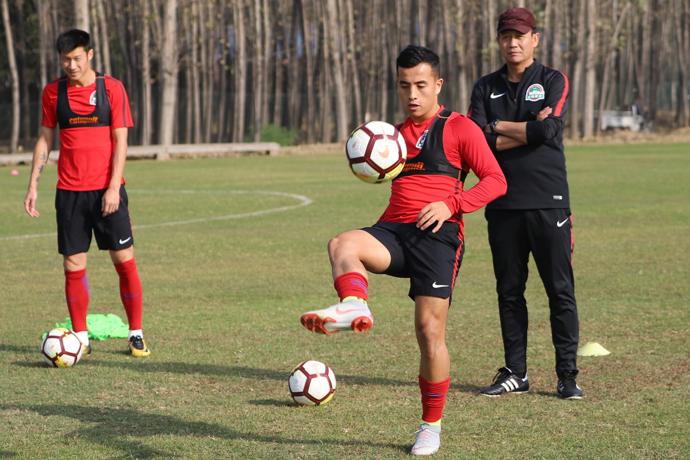 托特纳姆发布备战花絮，赛后门线救险，意大利杯任务艰巨，训练强度明显提升的简单介绍-开云电竞